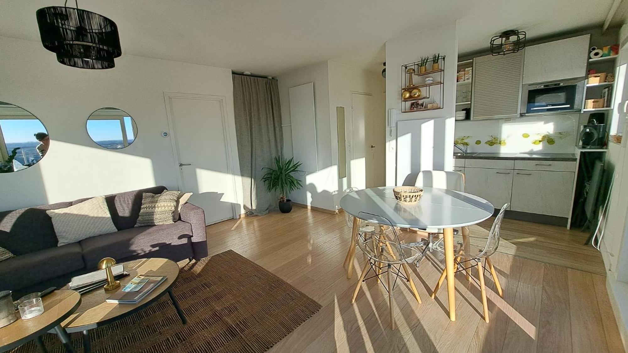 9 High Apartment